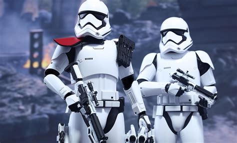 Star Wars First Order Stormtrooper Officer And Stormtrooper Sideshow