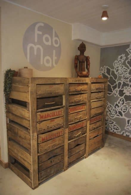 Maybe you would like to learn more about one of these? Upcycled Pallets and Apple Wood Box • Recyclart