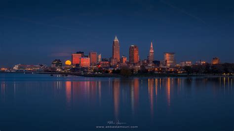 Cleveland Skyline - Cleveland skyline from Edgwater Park | Cleveland skyline, Skyline, Cleveland