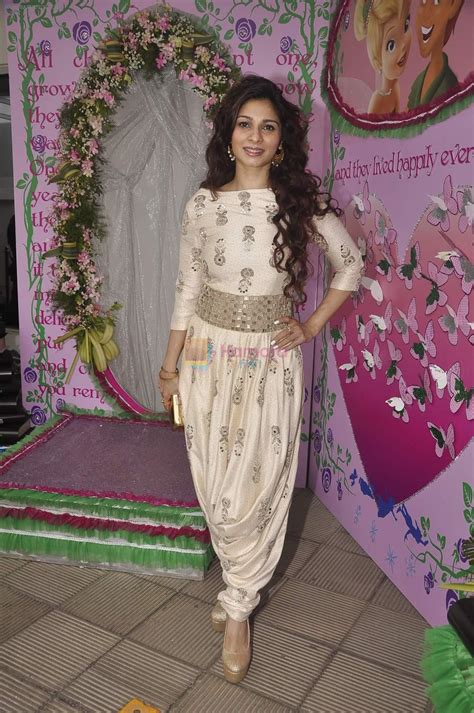 Tanisha Mukherjee At Nishka And Dhruv S Wedding Bash In Mumbai On St May Tanishaa