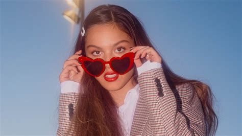 Download Sunglasses Brunette Singer Actress American Celebrity Olivia