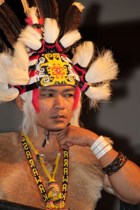 Pakaian Tradisional Orang Ulu Sarawak Keith Edmunds