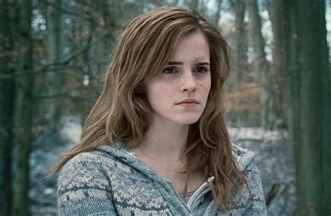 Emma Watson Image How Old Was Emma Watson In Harry Potter And The Deathly Hallows Part 1