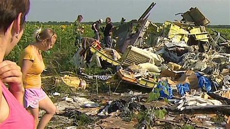 Witnesses Of Mh17 Crash Describe Gruesome Aftermath Philblackcnn
