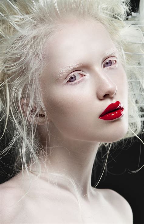 Albino On Behance Albino Human Modelo Albino Portraiture Portrait Photography Showman Movie