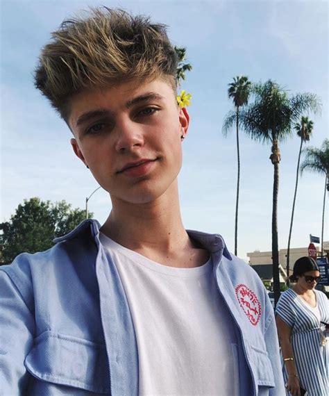 Pin By Abby💛 On Hrvy With Images Boy Celebrities Cute Guys Cute Boys