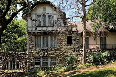 ► walter grice house‎ (3 f). 1923 Tudor Revival - Tulsa, OK (With images) | Old house ...