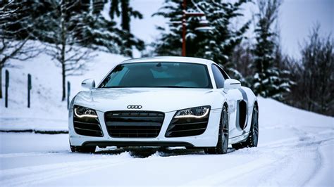 Audi R8 едет по снегу обои для рабочего стола картинки фото