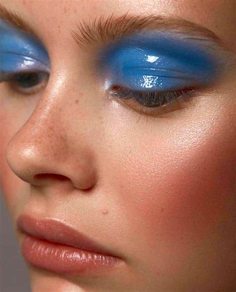 Glossy Blue Eyeshadow Makeup Look By Muajanniebosma Glossy Makeup