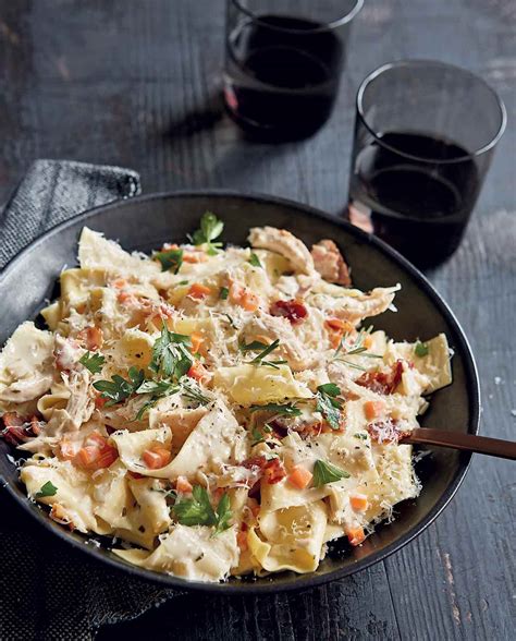 Creamy Pappardelle With Chicken And Bacon Leites Culinaria