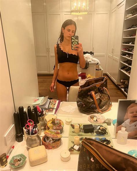 Jordana Brewster Shared Hot Selfie In Dressing Room 1 Photo The
