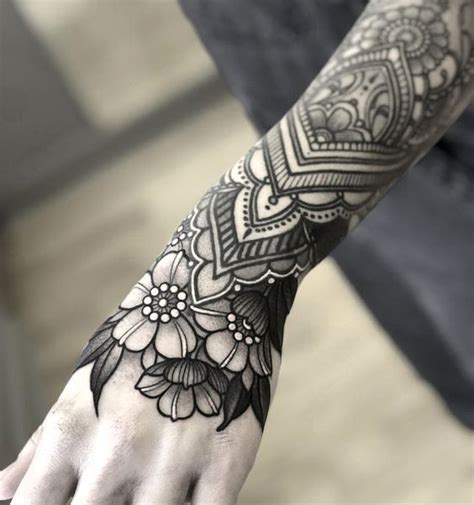 40 Lace Tattoo Ideas To Add The Beauty Of Laces To Your Life Blurmark