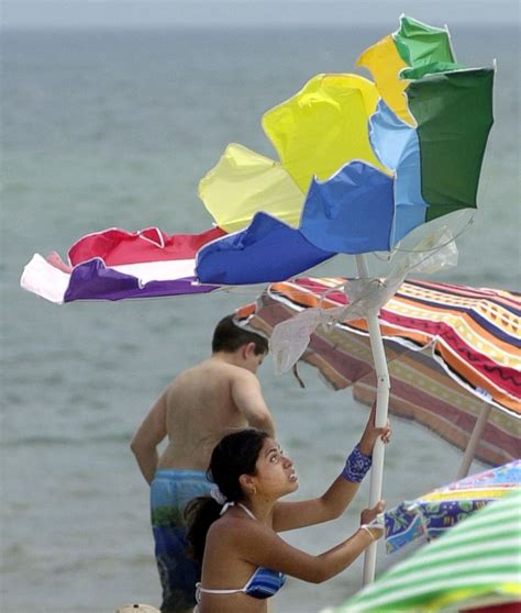 4 Tips For Keeping Your Beach Umbrella Secure This Summer Abc News