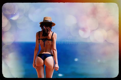 Jong Mooi Meisje In Bikini Op Het Strand Stock Foto Image Of Eiland