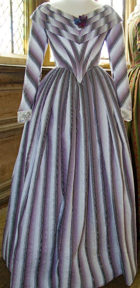 Pin By Alex On Costume Research Victorian Ball Gowns Victorian Dress Dresses