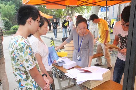 我院2015级新生迎新工作顺利圆满结束