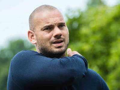 Другие видео об этой игре. Sneijder latest top Dutch footballer considering comeback ...