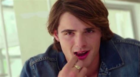 6 reasons elle and noah from the kissing booth should not have ended up together in 2022