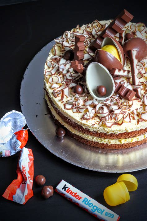Sobald er abgekühlt ist, kommt die übrige geschmolzene kinderschokolade zum einsatz. Kinderschokolade-Torte | Kuchen, Backen, Kuchen und torten