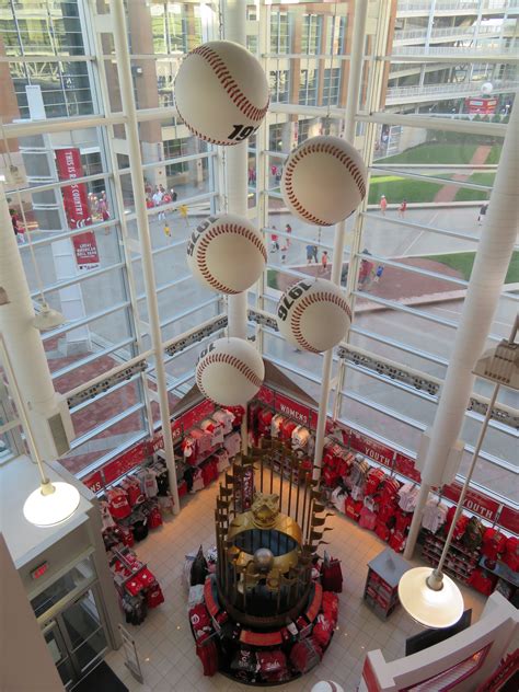 Touring The Cincinnati Reds Hall Of Fame And Museum Steven On The Move