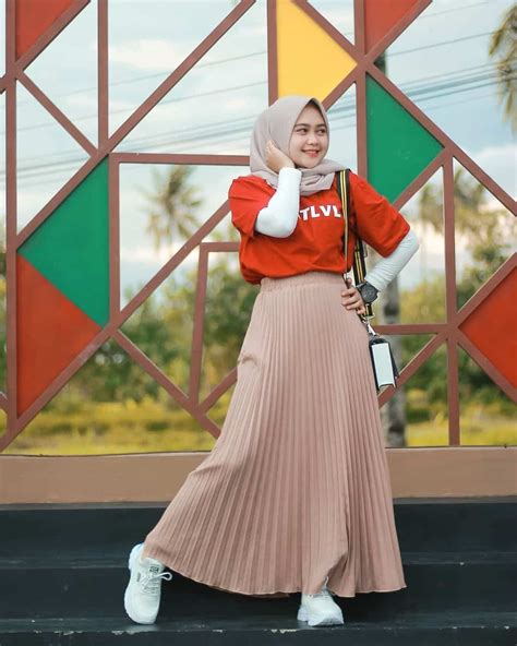 Terbaru 11 Ootd Hijab Rok Simple Paling Dicari Ide Outfit Kece