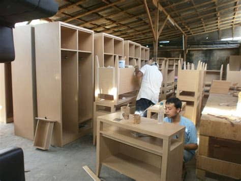 Lemari pakaian memang termasuk yang paling sulit untuk ditata karena banyaknya barang. blog zaufrendea interior: BELAJAR BIKIN ATAU MEMBUAT LEMARI