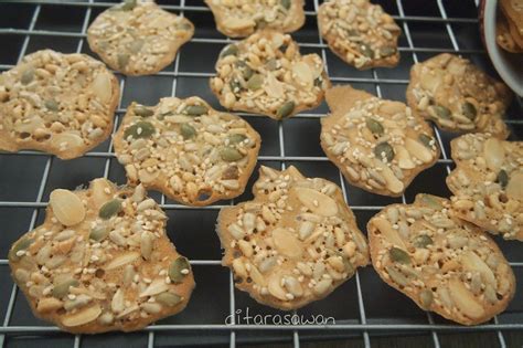 Anda juga boleh memasukkan biskut ini ke dalam koleksi kuih raya tahun ini! Biskut Almond Caramel Crunchy/ Florentine / Mix Crispy ...