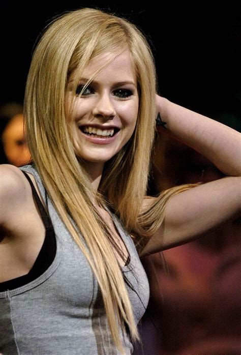Pin By Loïc Sence On Favorites Avril Lavigne Avril Lavigne Photos Avril Lavingne