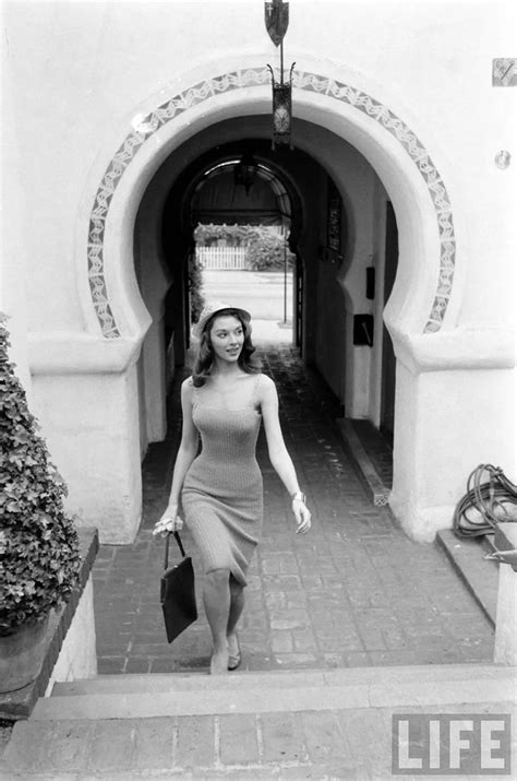 vikki dougan the provocative model who was once known as “the back” of hollywood 1950s 1960s