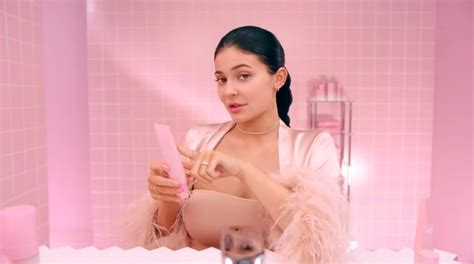 Try Kylie Jenner S Daily Dewy Skincare Routine