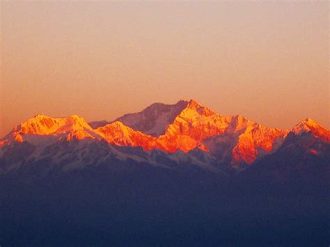 Sunrise At Kanchenjunga By Deviantzarl On Deviantart