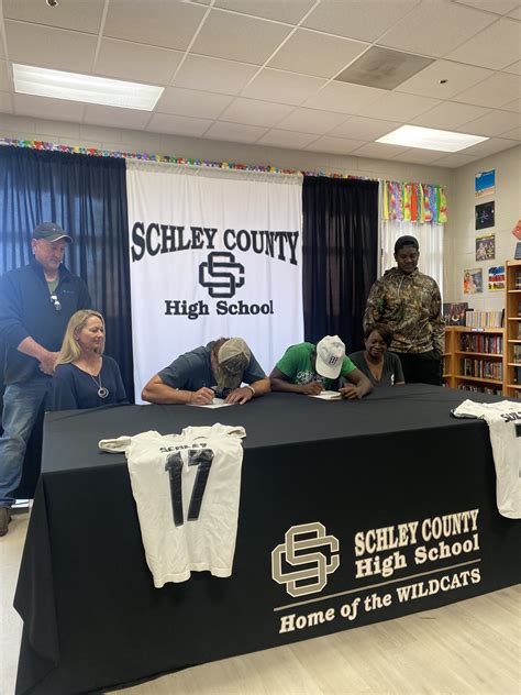 Schley County Football Standouts Luke Forehand And Demarkis Clark Sign