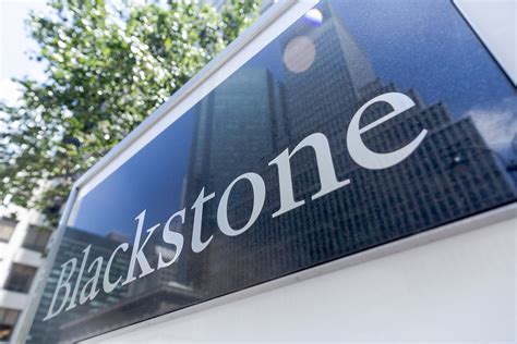 Blackstone Limits Investor Withdrawals From 145 Billion Reit As