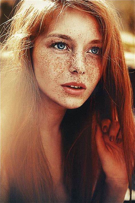 Pin By Fırat On Freckles Red Hair Freckles Fiery Red Hair Beautiful Red Hair