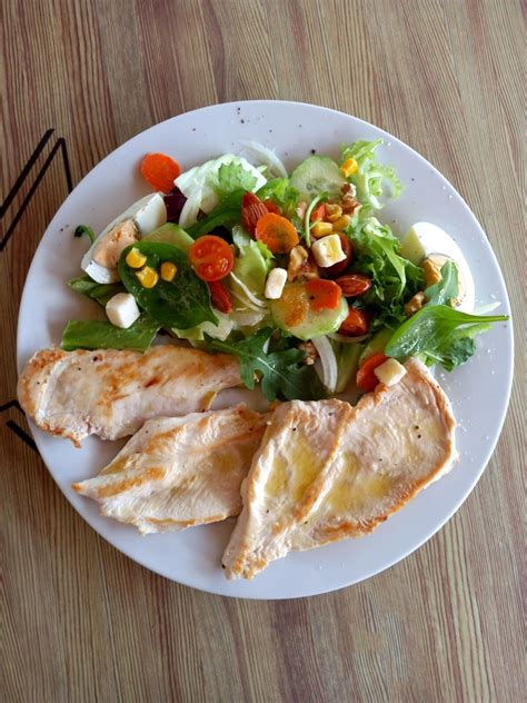 Pollo A La Plancha Con Ensalada Ensalada De Pollo A La Parrilla