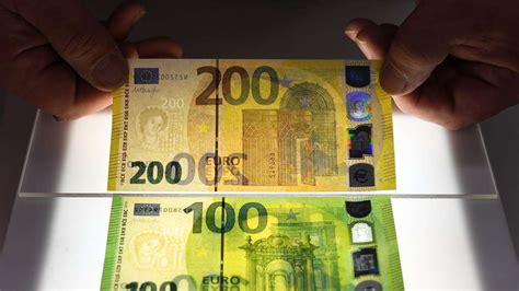 Verfasst von die wikihow community. Neue 100- und 200-Euro-Scheine: So sehen die Banknoten aus ...