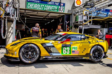 Corvette Racing C R At The Hours Of Le Mans Corvette Art Corvette Race Car Chevrolet