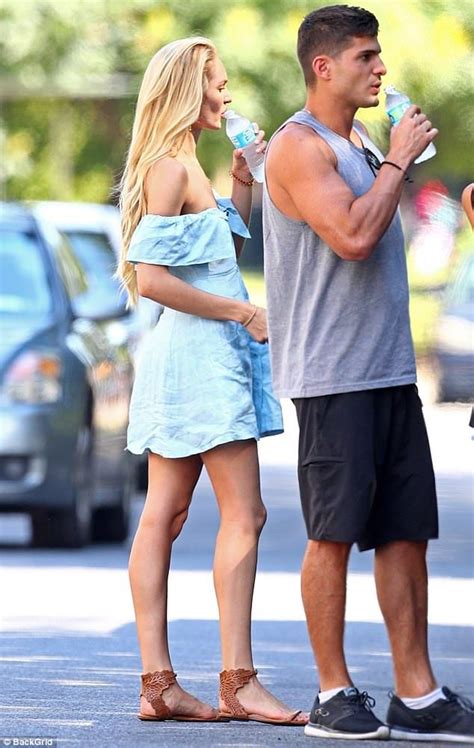 Leggy Candice Swanepoel Is Summer Chic In Tiny Sundress With Son Candice Swanepoel Style