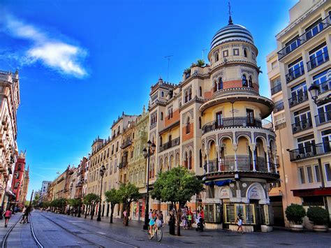 El ayuntamiento de sevilla promueve la adopción responsable de los animales que acoge en este centro municipal para que todos puedan encontrar un hogar que le ofrezca los cuidados que necesitan. One day in Sevilla: one of the most beautiful cities in the world