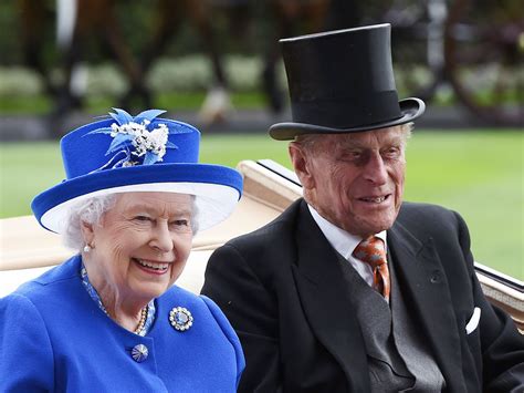 Prince philip has died at the age of 99, buckingham palace announced on friday. Wedding Queen Elizabeth Husband Age : How Old Was Queen ...