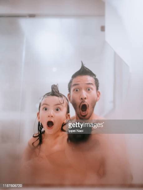 Steamy Bathroom Mirror Fotografías E Imágenes De Stock Getty Images