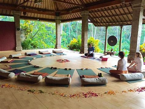 Decorating Your Meditation Room Bali Yoga Retreat Meditation Room