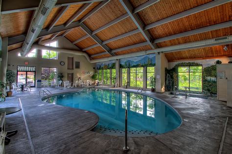 7 Of The Best Pigeon Forge Hotels With Indoor Pool