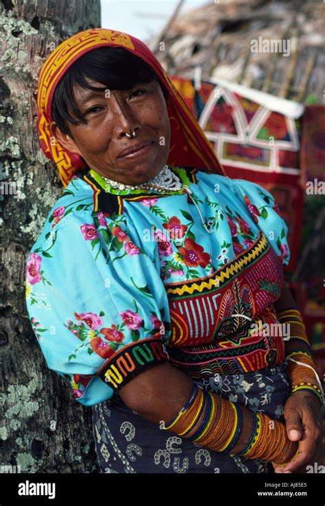 Kuna Indian Woman San Blas Islands Panama Stock Photo Alamy