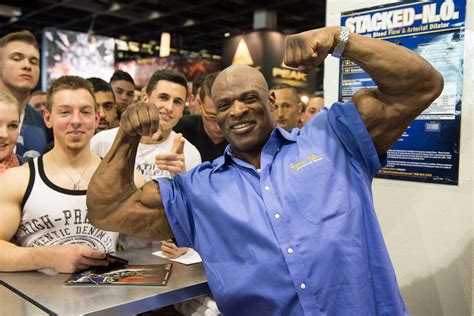 Rare Photo Of Bodybuilding Legend Ronnie Coleman Flexing With Wwe