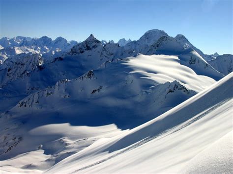 We have created this wallpaper gallery of the most awesome and inspiring wallpapers on the web for your desktop. Skiing Screensavers and Wallpaper - WallpaperSafari