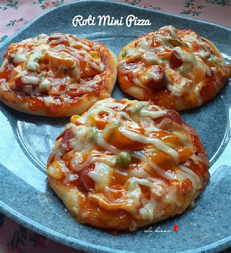 Masukkan semua bahan kering (tepung, ragi, bread improver cara membuat pizza roti tawar praktis: Cara Buat Mini Pizza & Roti Sosej Yang Lembut & Gebu ...