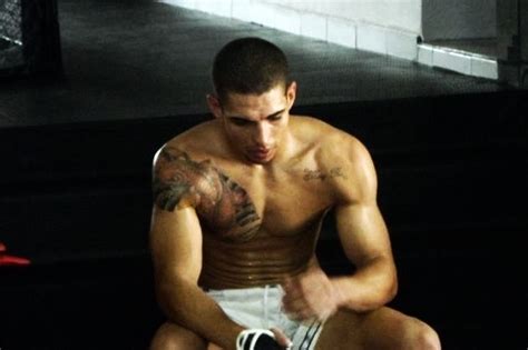 Atualmente, o atleta integra o brave cf e atuou. UFC on FX 7 Prospect Watch: Five Things Fans Must Know ...