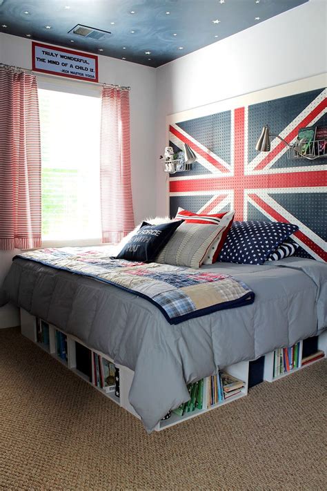 See more ideas about union jack, british flag, british things. 15 DIY Bedroom Storage and Décor Ideas that Bring Space ...