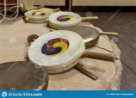 Sogo Traditional Korean Double Headed Frame Drum And Kkwaenggwari A